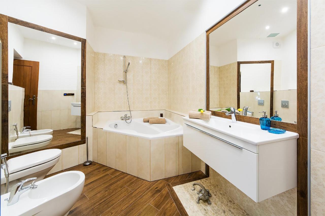In Heart Of Prague - 2Br 2Ba Elegant Downtown Apt Екстериор снимка