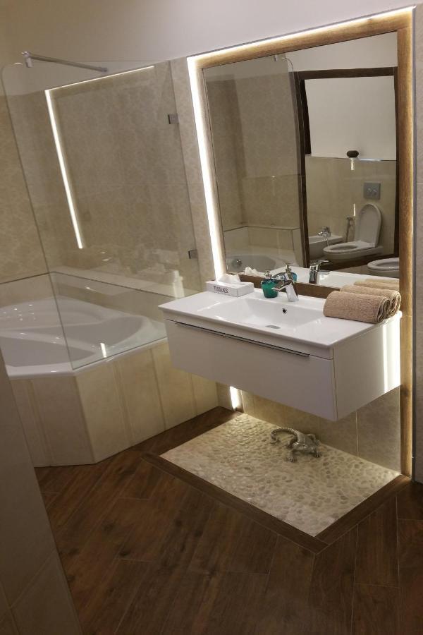 In Heart Of Prague - 2Br 2Ba Elegant Downtown Apt Екстериор снимка
