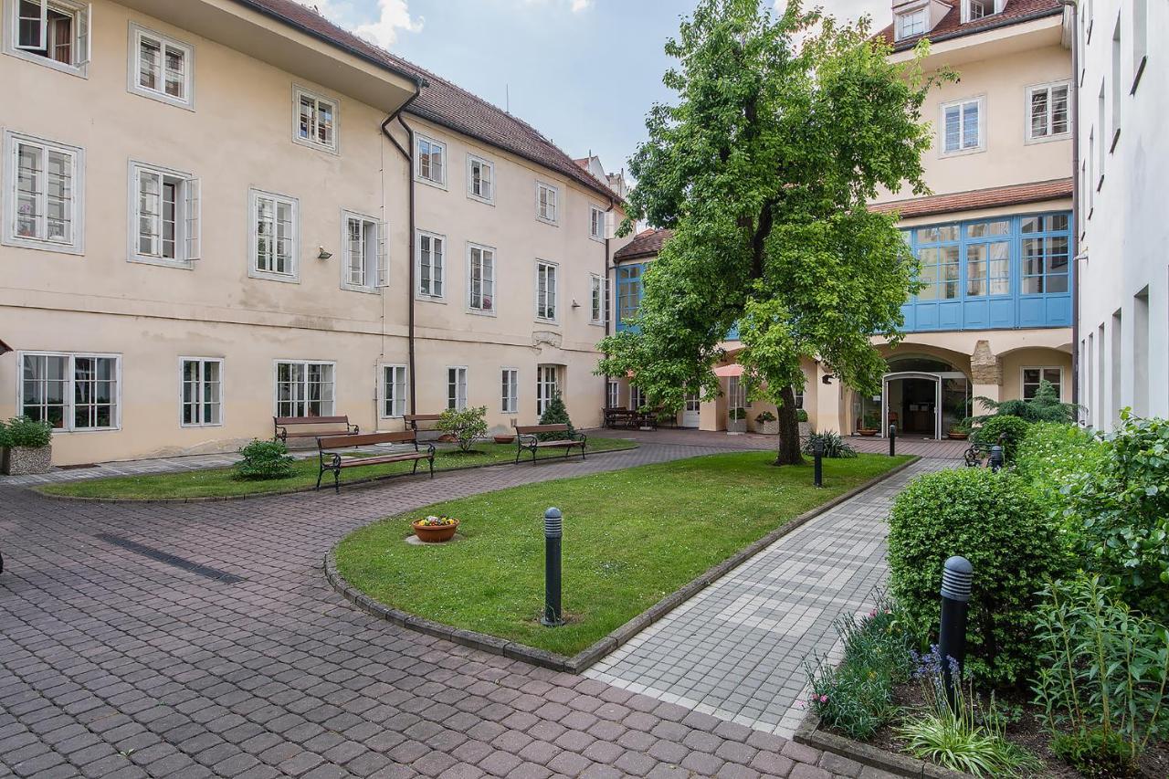 In Heart Of Prague - 2Br 2Ba Elegant Downtown Apt Екстериор снимка
